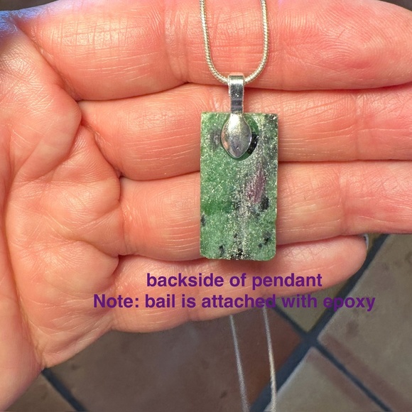 Ruby zoisite pendant with sterling silver chain - Picture 5 of 5